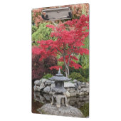 Japanse tuinlantaarn en rode mapelbladeren klembord (Links)