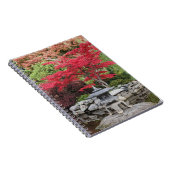 Japanse tuinlantaarn en rode mapelbladeren notitieboek (Rechterzijde)