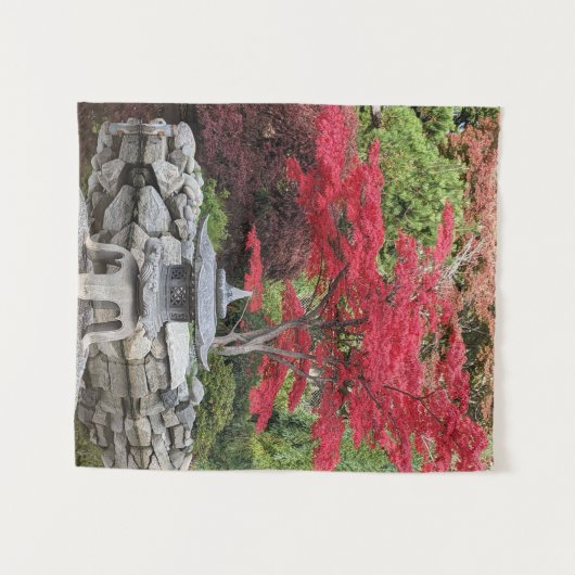 Japanse tuinlantaarn en rode mapelbladeren wandkleed (Voorkant (horizontaal))