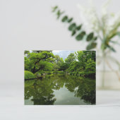 Japanse vijver in de vroege zomer briefkaart (Staand voorkant)