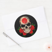 Japanse vlag schedel met rode rozen ronde sticker (Envelop)