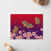 Japanse vlinders te midden van Sakura-bloesems roo Notitiekaartje (Voorkant / Achterkant in situ)