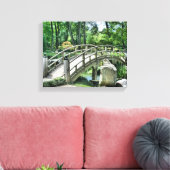 Japanse Vloertuinbrug over water Canvas Afdruk (Insitu (Woonkamer))
