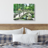 Japanse Vloertuinbrug over water Canvas Afdruk (Insitu (Slaapkamer))