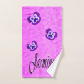 Jasmine, meisjesnaam met Paarse pansieën, Bad Handdoek (Handdoek)