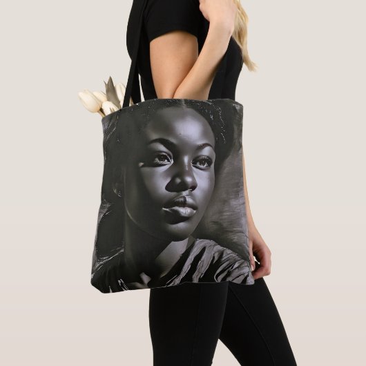 "Jasmine" vrouwen in houtskool Tote Bag (Dichtbij)