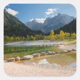 Jasna-meer in de Sloveense Alpen in herfst Vierkante Sticker