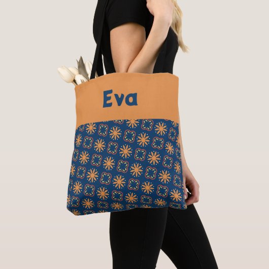 Jasper Sinaasappel en Ateneo Blauw Bloempatroon Tote Bag (Dichtbij)
