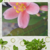 Jatropha-bloem- en bloemknoppen theedoek (Gevouwen)