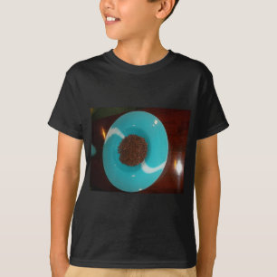 Java Vibes: Koffiebonen en Cyan Blue Bowl Art T-shirt