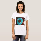 Java Vibes: Koffiebonen en Cyan Blue Bowl Art T-shirt (Voorkant volledig)