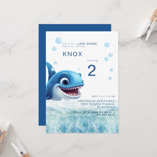 Jaw-some Shark Bite Birthday Party Invitation Kaart (Voorkant / Achterkant in situ)
