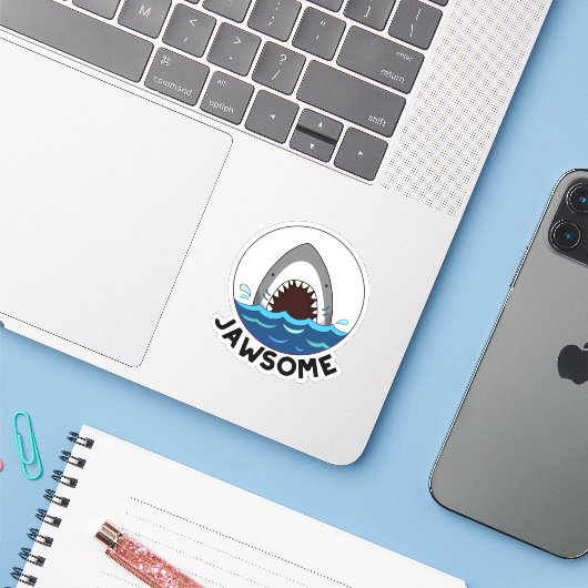 Jawsome Funny Shark Teeth Pun Sticker (Laptop met iPhone)