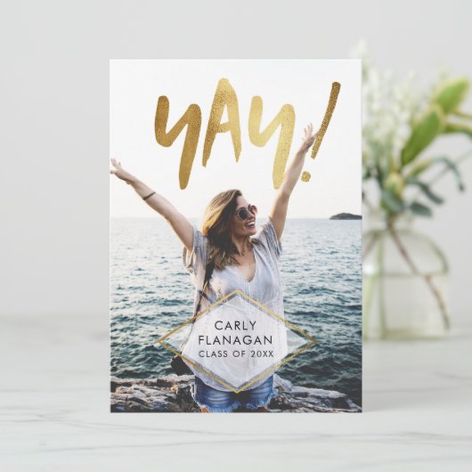 Jay! Gold Script Afstuderen Celebration Party Kaart (Staand voorkant)