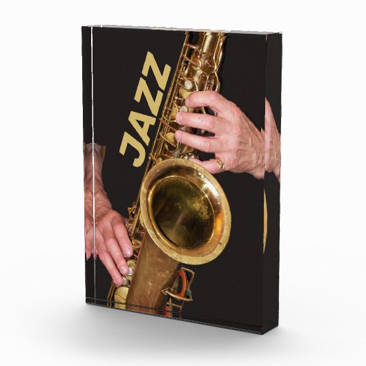 Jazzman die Gold Saxophone speelt Fotoblokken (Rechts)