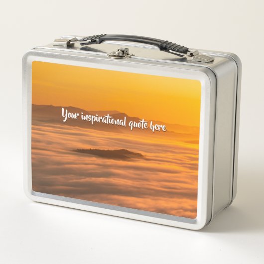 Je aangepaste tekstzonsopgang boven het mistroosti (Voorkant)