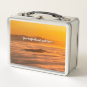 Je aangepaste tekstzonsopgang boven het mistroosti (Voorkant)