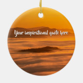 Je aangepaste tekstzonsopgang boven het mistroosti keramisch ornament (Achterkant)