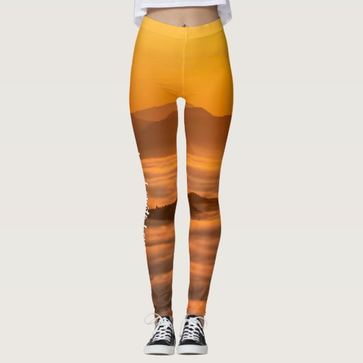 Je aangepaste tekstzonsopgang boven het mistroosti leggings (Voorkant)