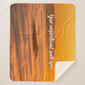 Je aangepaste tekstzonsopgang boven het mistroosti sherpa deken (Voorkant)