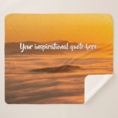 Je aangepaste tekstzonsopgang boven het mistroosti sherpa deken (Voorkant (horizontaal))