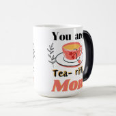 Je bent een transitorische moeder magische mok (Voorkant rechts)