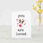 Je bent geliefd, Schattigee Hond met Hart Kaart (Gele Bloem)