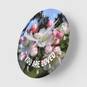 Je bent geliefd Spring Blossoms Inspirerend Ronde Klok (Hoek)