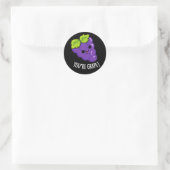 Je bent Grape Funny Fruit Pun Dark BG Ronde Sticker (Tas)