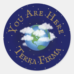 "Je bent hier - Terra Firma" Humoureuze Planet Ear Ronde Sticker