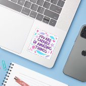 Je bent in staat om verbazingwekkende dingen te do sticker (Laptop met iPhone)