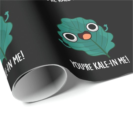 Je bent Kale-in-me Funny Veggie Kale Pun Dark BG Cadeaupapier (Rol Hoek)