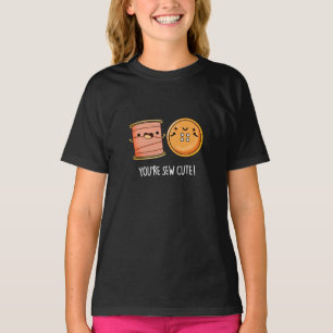 Je bent Sew Cute Sewing Pun Dark BG T-shirt