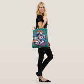 Je bent sterker dan het Storm Tote Bag (Op model)