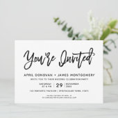 Je bent uitgenodigd borstel typografie bruiloft ui kaart (Staand voorkant)