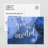 Je bent uitgenodigd voor kerstfeest, blauwe glazen briefkaart (Voorkant / Achterkant)
