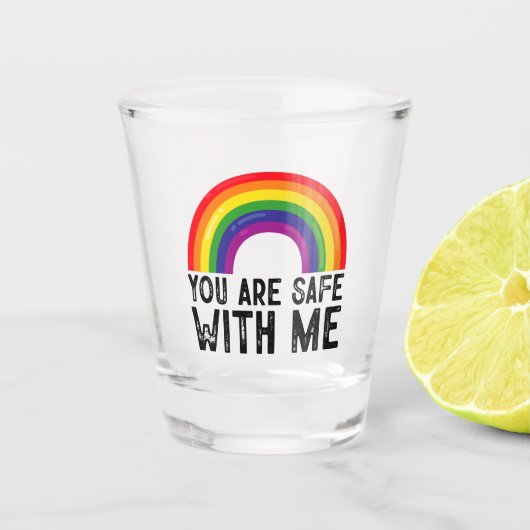 Je bent veilig bij mij LGBTQ Pride Maand Rainbow Shot Glas (Voorkant)