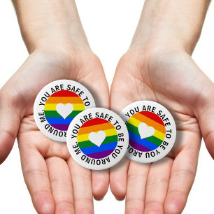 Je bent veilig om je te zijn rondom mij regenboog  ronde button 7,6 cm