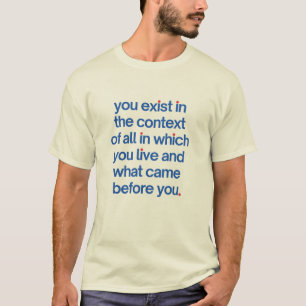 Je bestaat in de context rood en blauw t-shirt