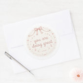 Je Doet Het Geweldig Roze Lint Sticker (Envelop)
