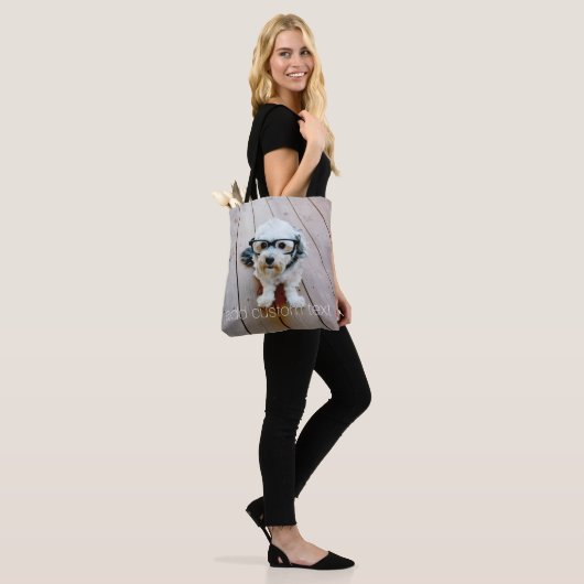 Je eigen foto en aangepaste tekst toevoegen tote bag (Op model)
