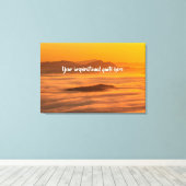 Je eigen tekst zonsopgang boven nevelig landschap canvas afdruk (Insitu (Houten vloer))
