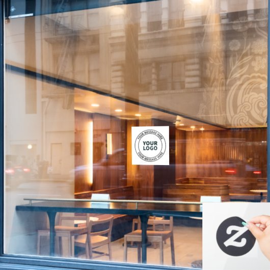 Je geüploade logo + bewerkbare cirkeltekst raamsticker (Cafe Raam)