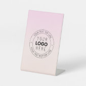 Je geüploade logo | Bewerkbare cirkeltekst Reclamebord Met Voetstuk (Voorkant)