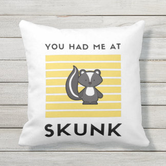 Je had me bij stinkdier. buitenkussen