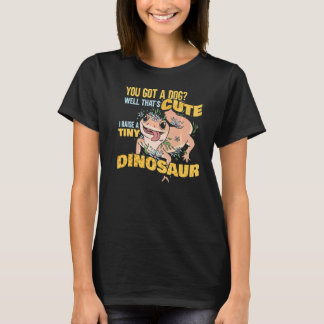 Je hebt een hond die ik een kleine dino trek. t-shirt