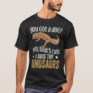 Je hebt het. Een hond die ik een kleine dinos opra T-shirt