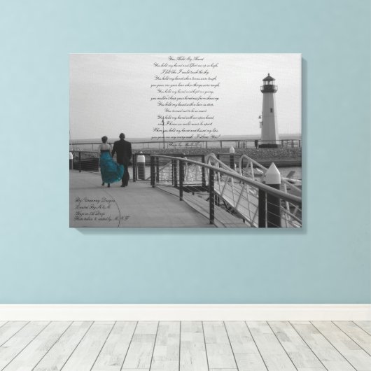 Je hield mijn handgedicht vast met vuurtorenfoto B Canvas Afdruk (Insitu (Houten vloer))