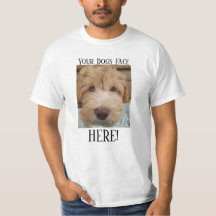 Je honden zien hier een wit T-shirt