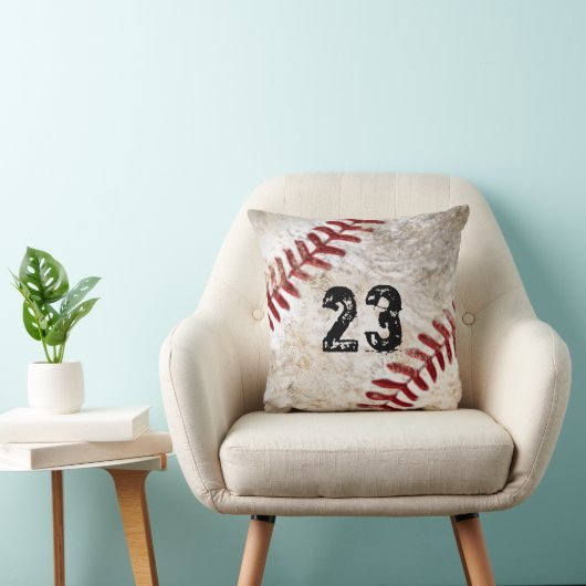 Je Jersey nummer, Monogram Dirty Baseball Pillow Kussen (Stoel)